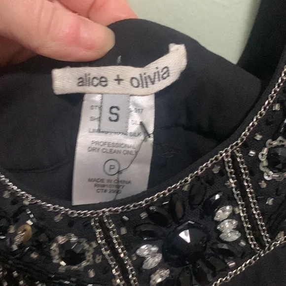 2 for $25 VGUC Alice +Olivia black sequin crystal women top sleeveless S petite - Picture 3 of 5